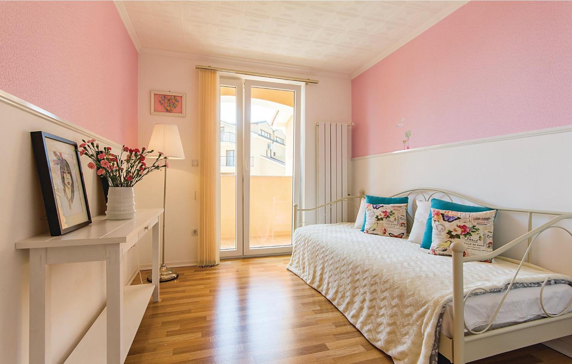 7 Bedroom Stunning Home In Ližnjan Extérieur photo