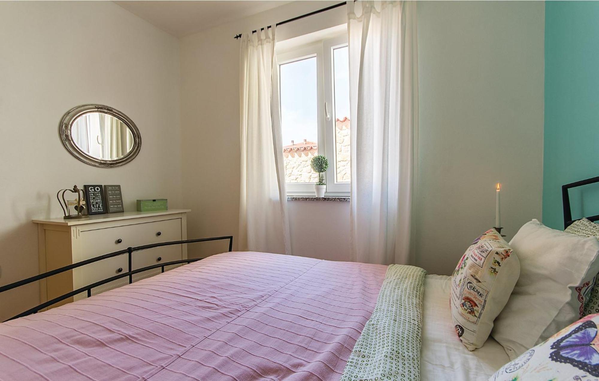 7 Bedroom Stunning Home In Ližnjan Extérieur photo